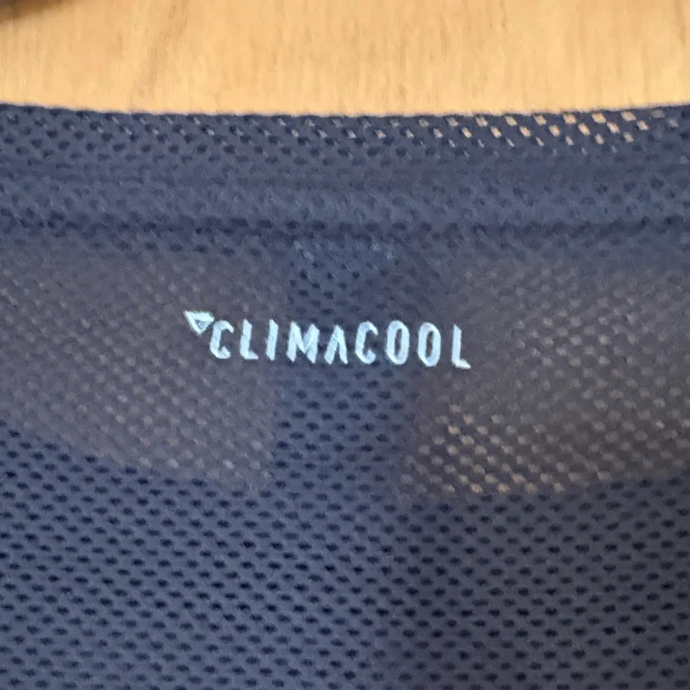 Adidas Women's Escouade Black Tennis T-Shirt - Picture 6 of 6